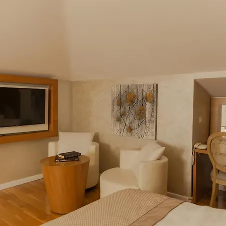 Lale Hotel