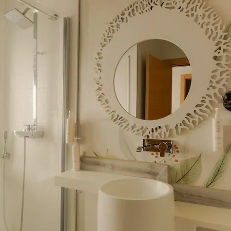 Lale Hotel 3*
