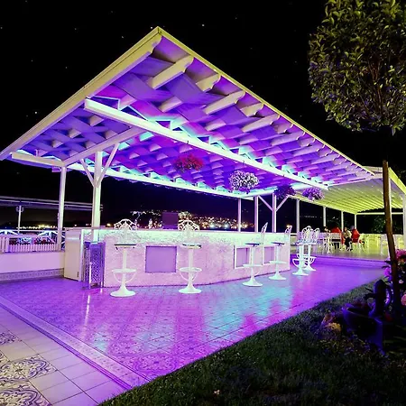 Lale Hotel 3*