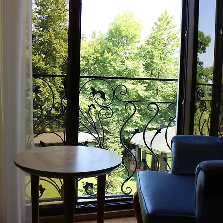 Lale Hotel